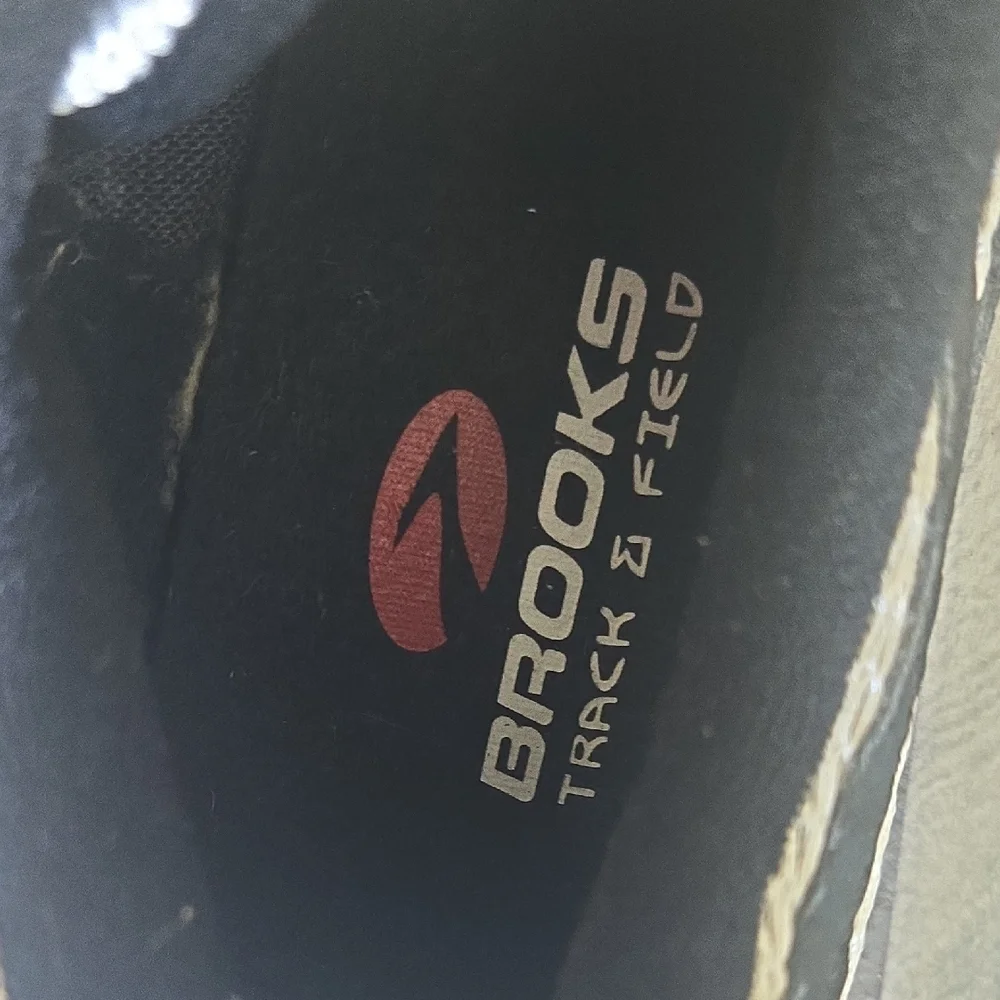 Brooks Track & Field Spikes – Men's Size 11.5 – White/Black – Sprint Racing Shoe